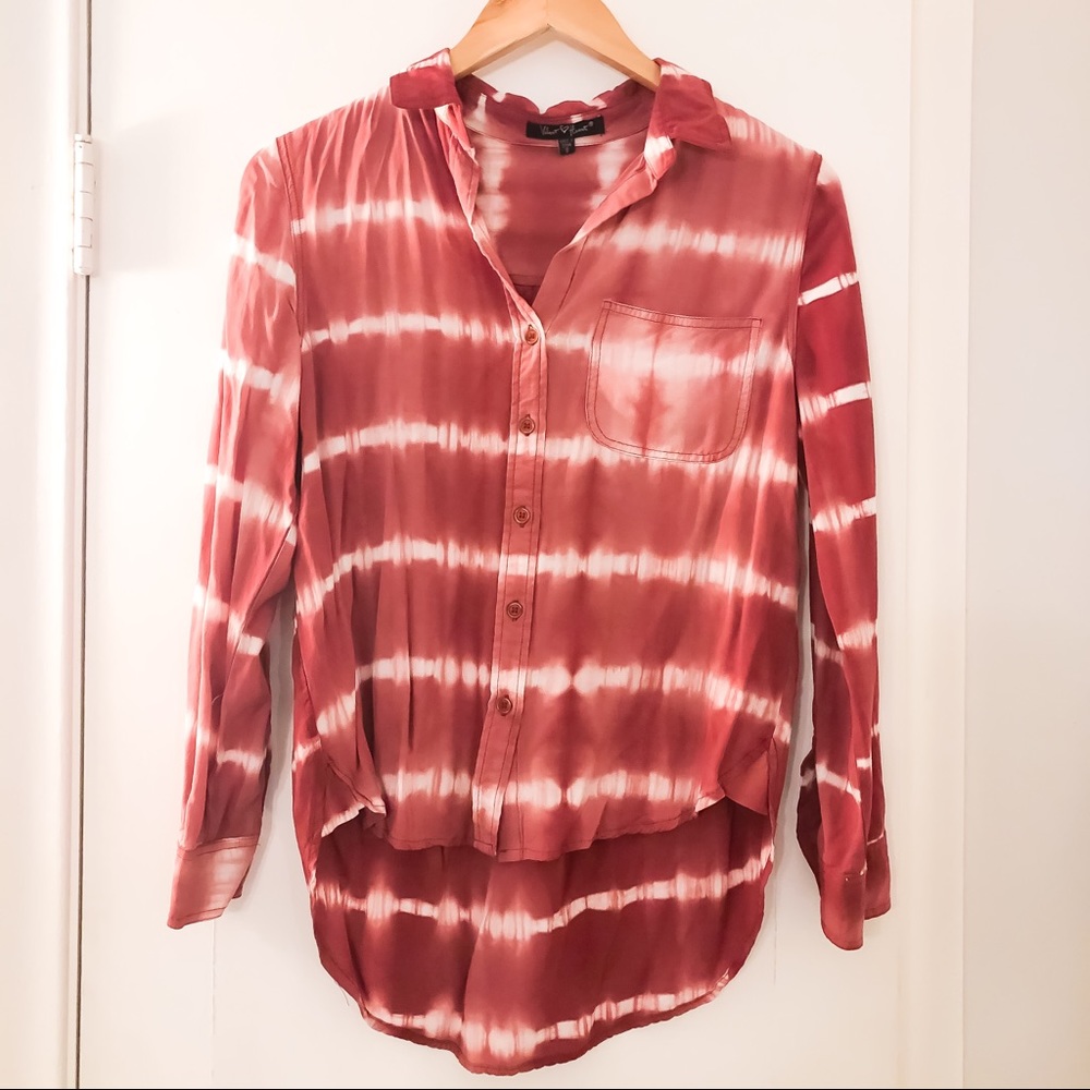 Button down tie die high low blouse, small